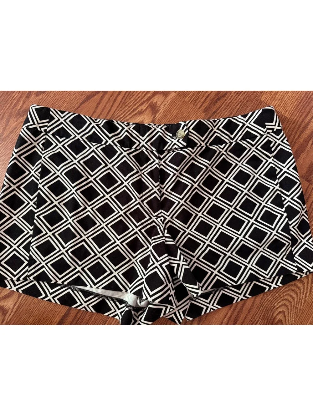 J.Crew Womens City Fit Chino Shorts Black White Geometric Diamond Print Size 10